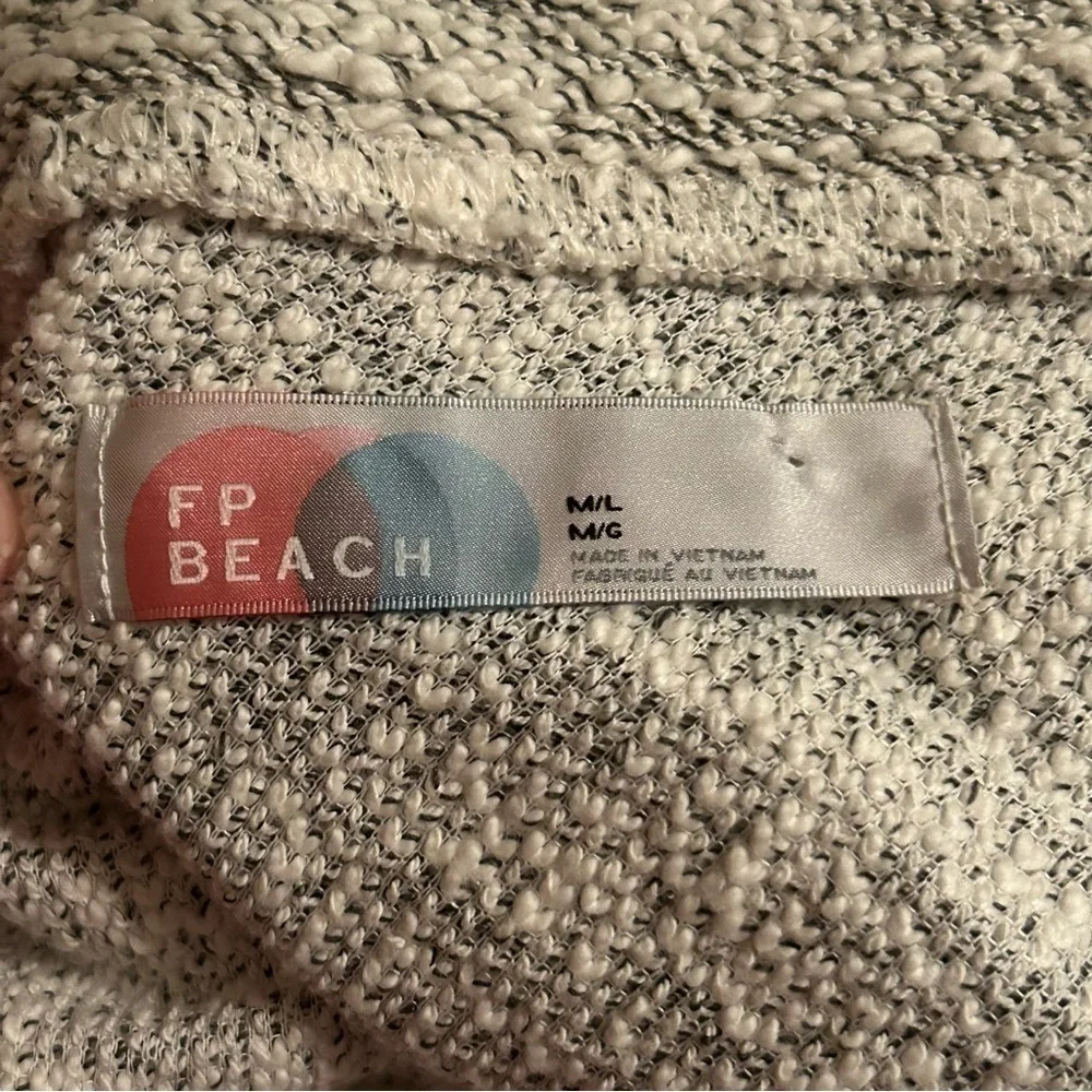 Free People FP Beach Fireside Gray White Textured Cover-up Tunic Sweater Sz M/L